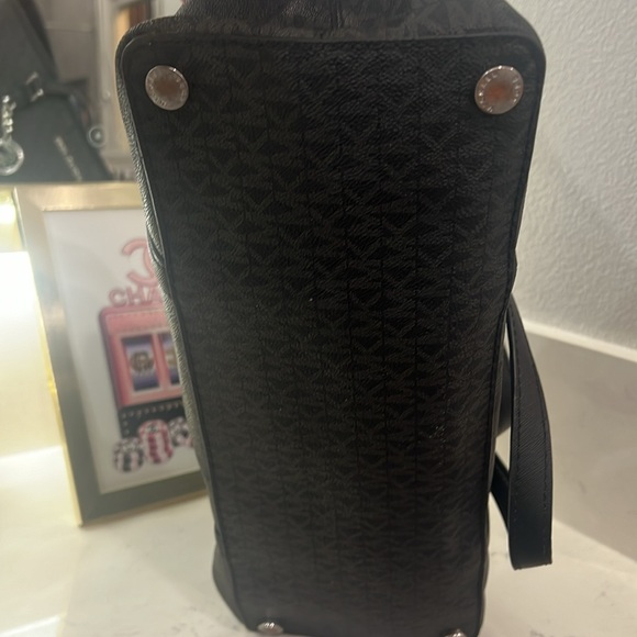 Michael Kors laptop bag EUC black with gray MK and silver hardware - Picture 9 of 14